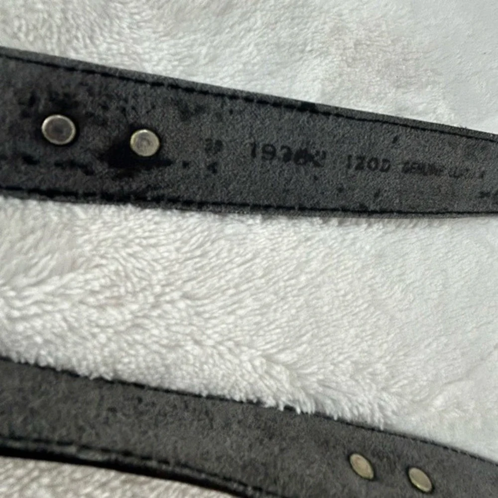 Izod Black Leather Belt with Silvertone Golf Motif Medallions‎ & Tip